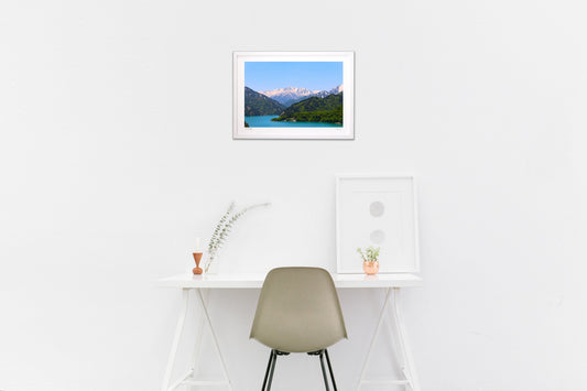 写真 黒部湖から黒岳を臨む