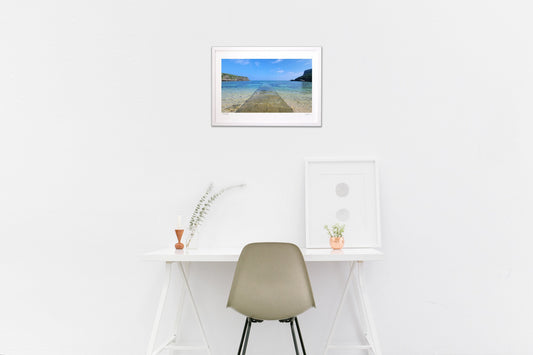 海中へと続く道