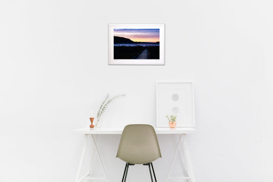 霧に覆われる夕闇の釧路湿原