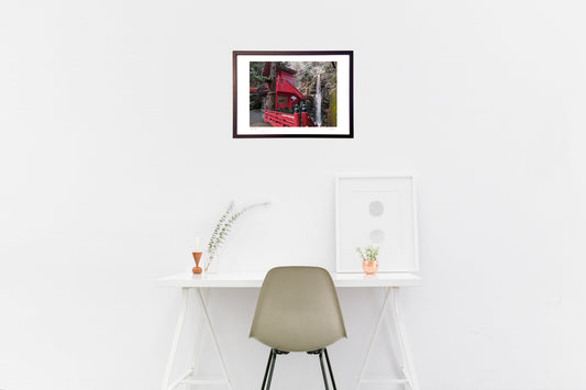 冬の大日堂と滝