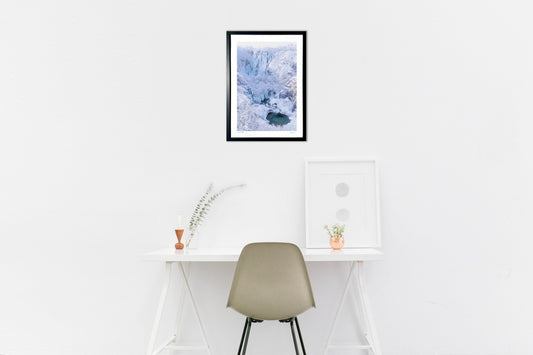 写真 凍てついたプリトヴィツェ湖群国立公園 (縦)