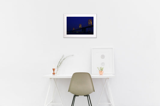 ブルーアワーとライトアップで浮かび上がる備讃瀬戸大橋