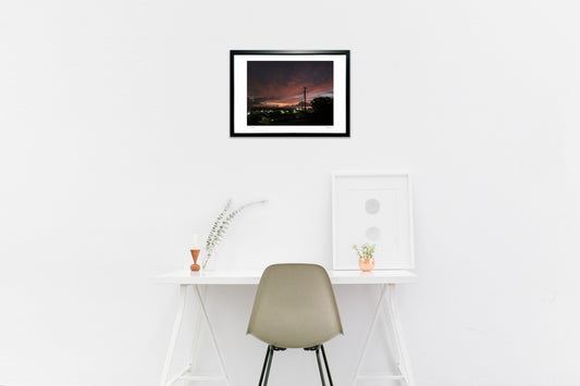 明かり達の上の夕暮れ