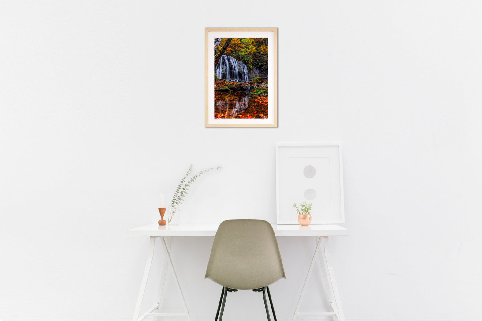 紅葉と滝 – 絵画や壁飾り販売｜風景投稿販売あゆわら(R)