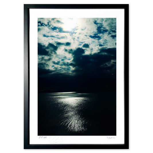 天から降り注ぐ光のシャワー