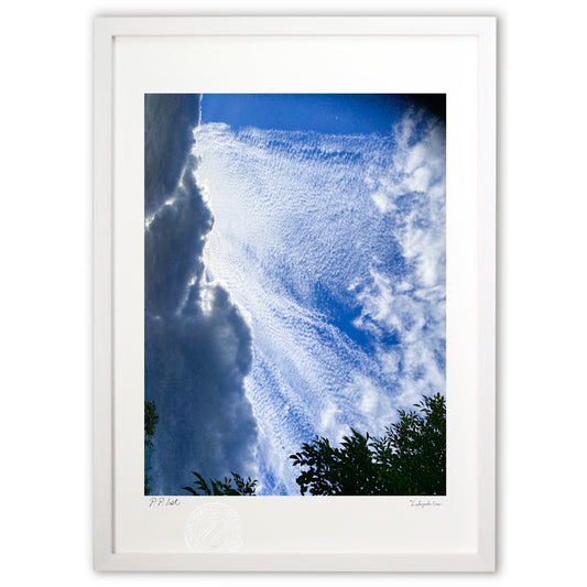 光り輝く雲雪シャワー