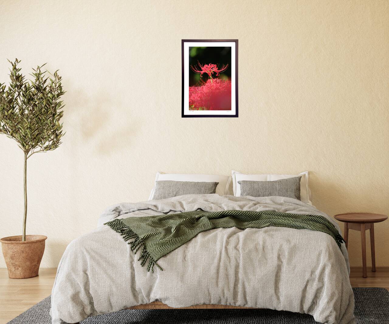 木漏れ日と彼岸花