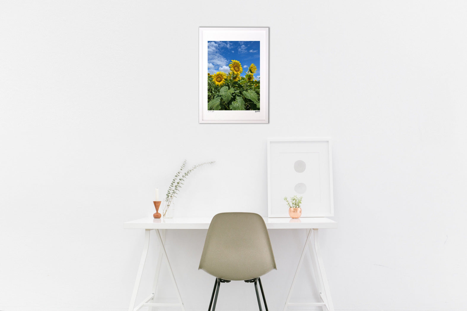 風になびくひまわり – 絵画や壁飾り販売｜風景投稿販売あゆわら(R)