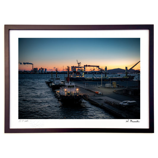 冬の豊橋港の夕暮れ