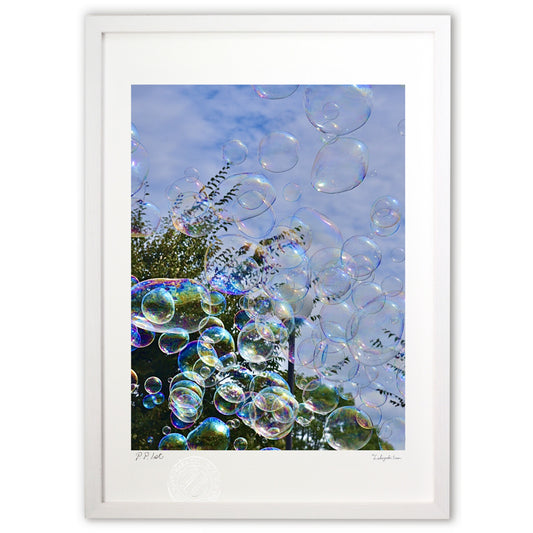 虹色に輝くシャボン玉