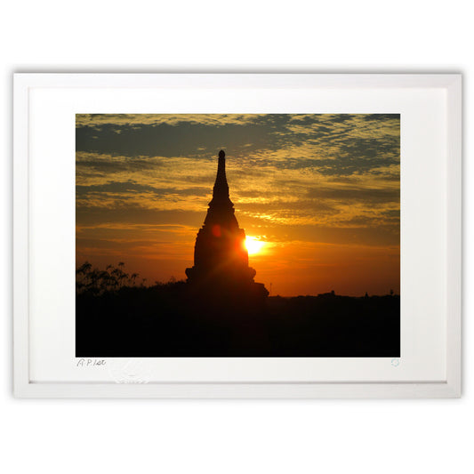 ミャンマー　バガン　夜明けの名もなきパゴダ