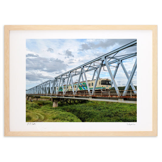 トラス橋を疾走