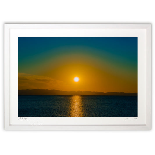 淡き燈の夕暮れ