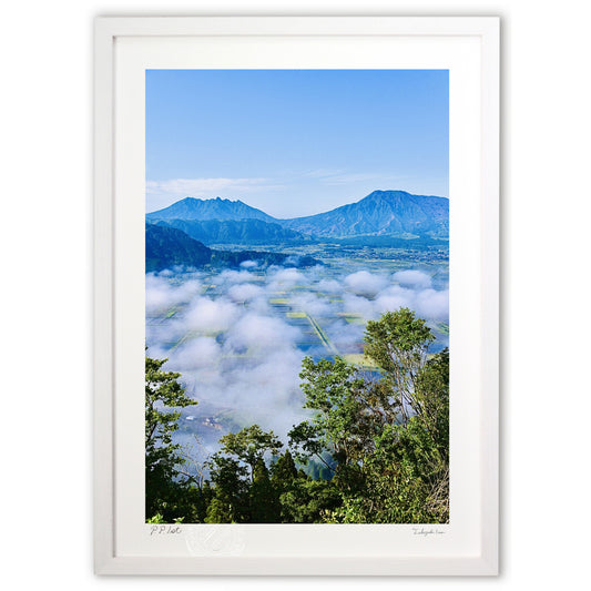 雲海残る阿蘇平野